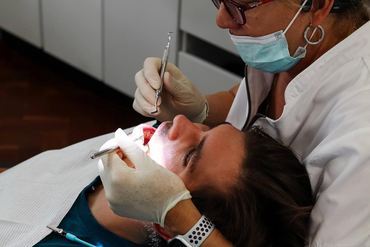 smile-solutions-dental-practise-diagnostic-examination-3